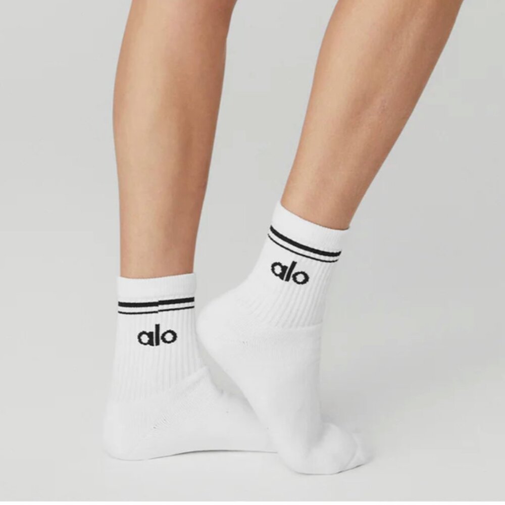 1 pair Alo NEW Unisex Half-Crew Throwback Sock White/Black - Medium AUTHENTIC